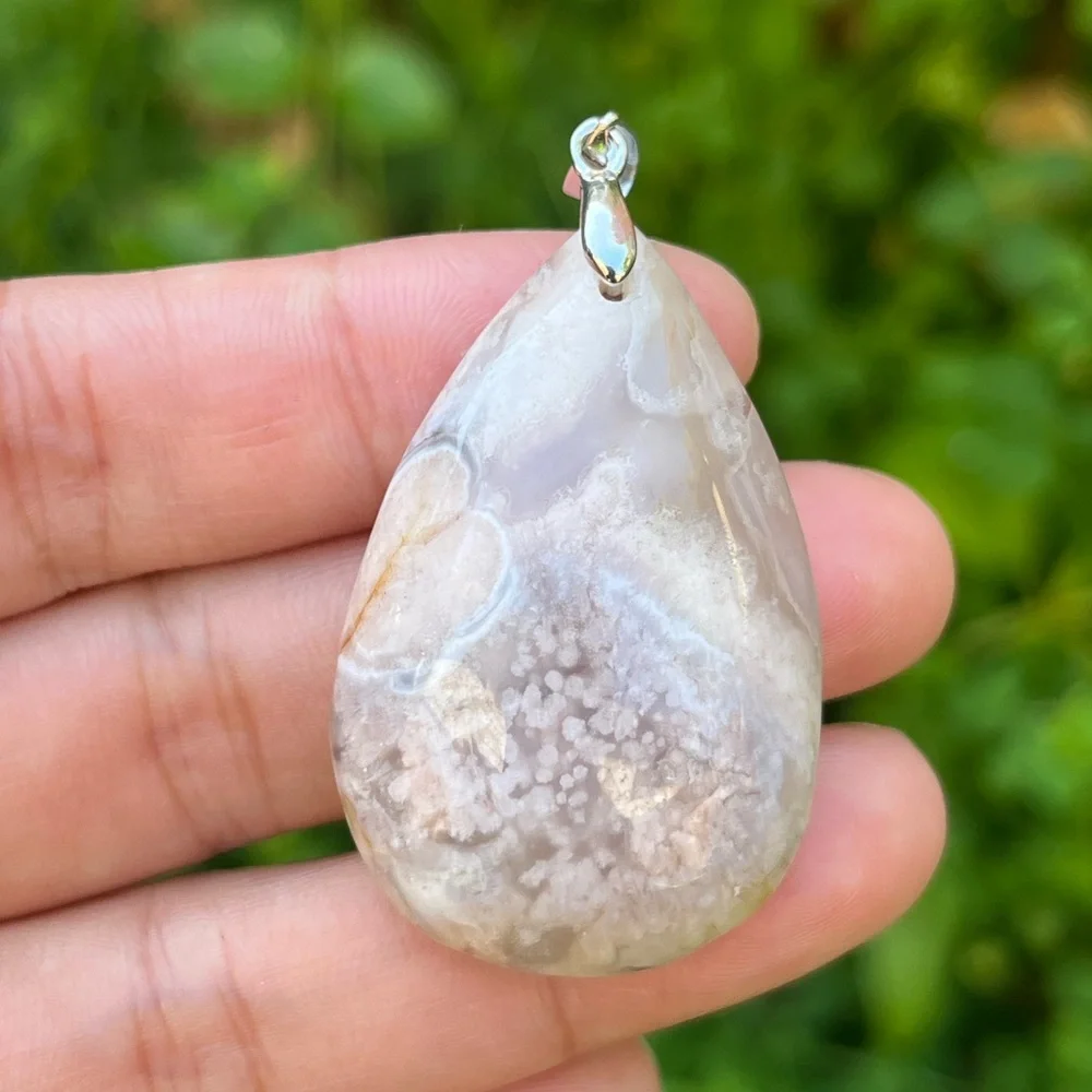 Silver‎ plated flower agate pendant